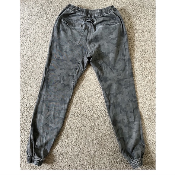 ZANEROBE Men's Sureshot Slim Fit Joggers in Camo Size 32 Athleisure - Picture 3 of 9